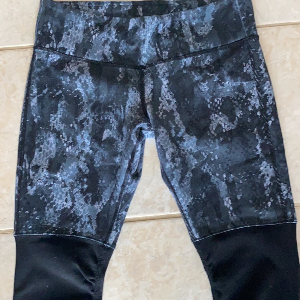 Alo Yoga Pants. Goddess Black Gray Python Snake P… - image 3